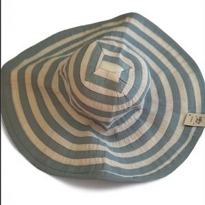 Royal Standard Striped Floppy Beach / Pool Hat Size O/S Fits Most NWT NEW